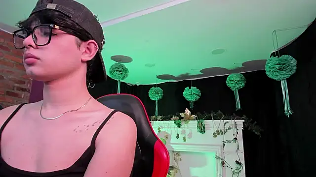 HotThreesoome online show from 03.19.26