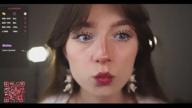 Snapshot of Lanenger chatting on 04.04.26 Lanenger online show from 04.04.26