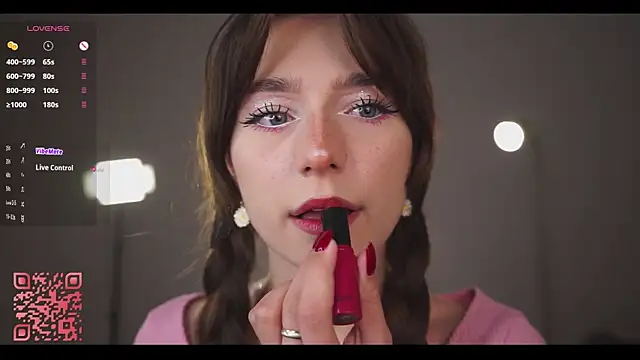 Snapshot of Lanenger chatting on 04.05.26 Lanenger online show from 04.05.26