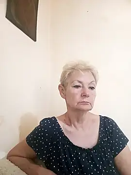 Snapshot of Calypso-Loove chatting on 06.22.26 Calypso-Loove online show from 06.22.26