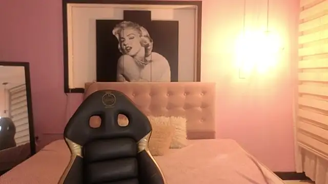 Sara valderrama  online show from 03.30.26