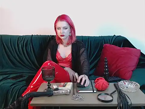 Snapshot of DivonixVenera chatting on 12.16.25 DivonixVenera online show from 12.16.25