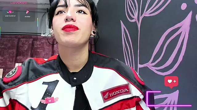 Kiara Fox   online show from 02.02.26