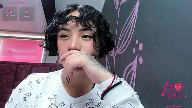 Kiara Fox   online show from 02.18.26