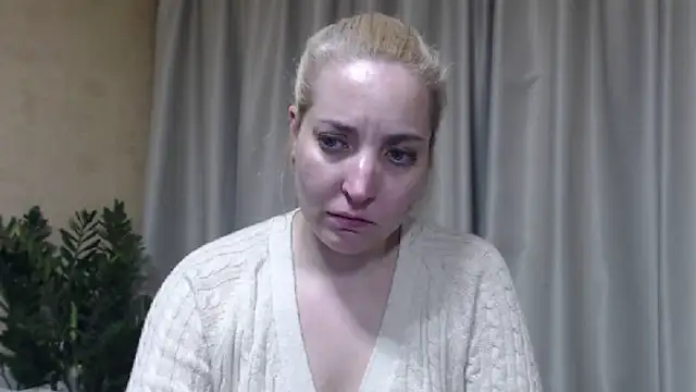 Snapshot of sweetpussy chatting on 04.18.26 sweetpussy online show from 04.18.26
