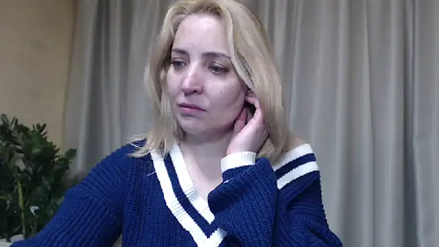 Snapshot of sweetpussy chatting on 04.21.26 sweetpussy online show from 04.21.26