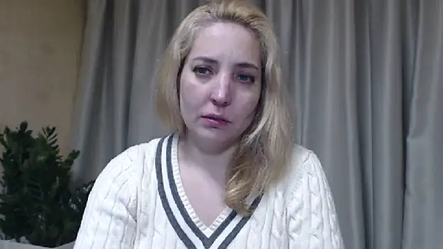 Snapshot of sweetpussy chatting on 04.29.26 sweetpussy online show from 04.29.26