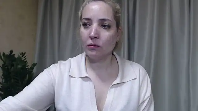 Snapshot of sweetpussy chatting on 04.30.26 sweetpussy online show from 04.30.26
