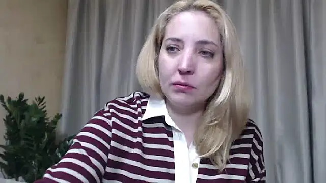 Snapshot of sweetpussy chatting on 05.01.26 sweetpussy online show from 05.01.26