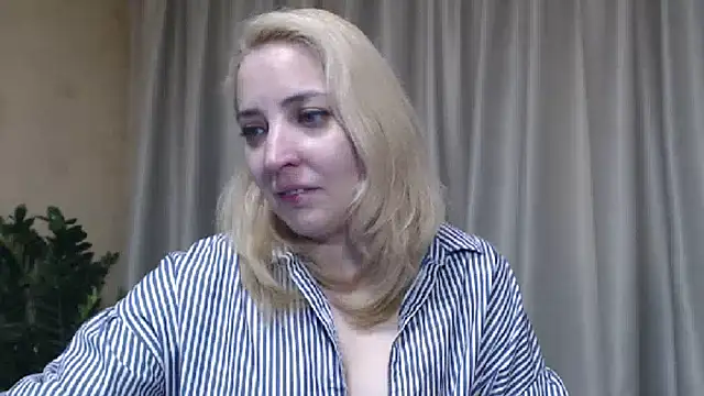 Snapshot of sweetpussy chatting on 05.16.26 sweetpussy online show from 05.16.26