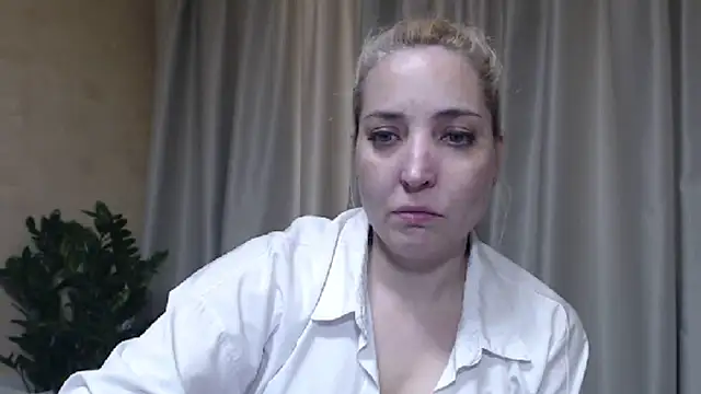 Snapshot of sweetpussy chatting on 05.24.26 sweetpussy online show from 05.24.26