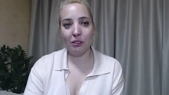 Snapshot of sweetpussy chatting on 05.31.26 sweetpussy online show from 05.31.26