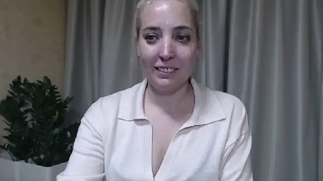 Snapshot of sweetpussy chatting on 05.31.26 sweetpussy online show from 05.31.26