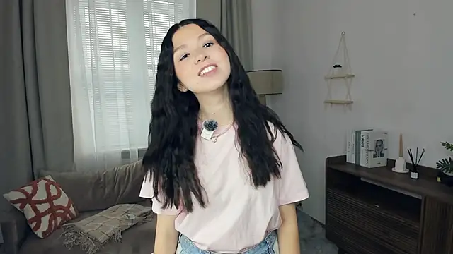 LonaLongsdorf online show from 01.11.26