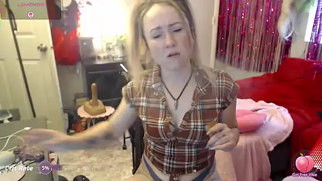 Snapshot of alluringpixie chatting on 02.05.26 alluringpixie online show from 02.05.26