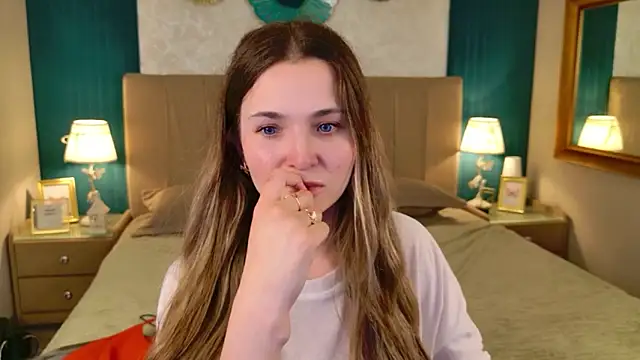 Lina Sinerz online show from 05.15.26
