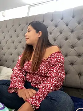 Snapshot of Alana-fox chatting on 12.15.25 Alana-fox online show from 12.15.25