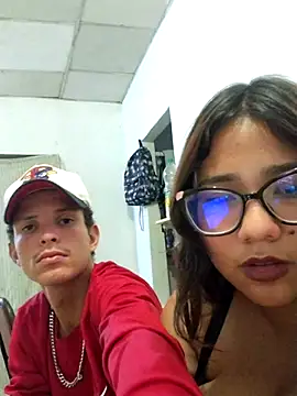 Snapshot of HotNMcouple chatting on 12.05.25 HotNMcouple online show from 12.05.25