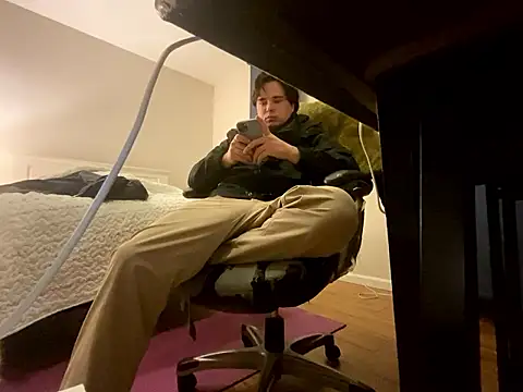 Snapshot of phantom898983 chatting on 01.14.26 phantom898983 online show from 01.14.26