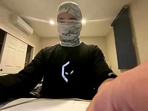 Snapshot of phantom898983 chatting on 03.04.26 phantom898983 online show from 03.04.26