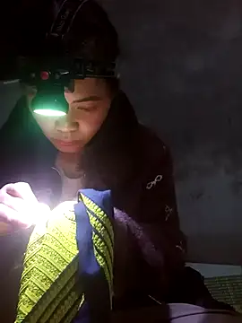 Snapshot of mon-monk chatting on 12.17.25 mon-monk online show from 12.17.25