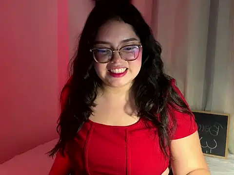 Snapshot of Tina_Blue chatting on 12.18.25 Tina Blue online show from 12.18.25