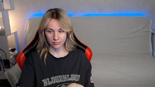 MiaBun1 online show from 05.13.26