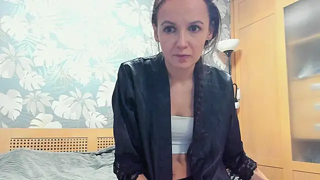 OliviaMuur online show from 12.23.25