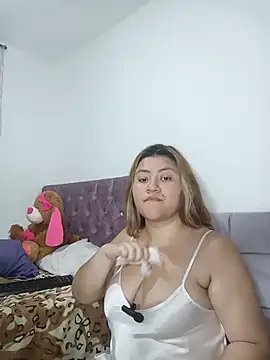 Snapshot of Sofia__Saenz chatting on 04.01.26 Sofia Saenz online show from 04.01.26