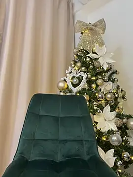 Snapshot of MayaLexy chatting on 12.18.25 MayaLexy online show from 12.18.25