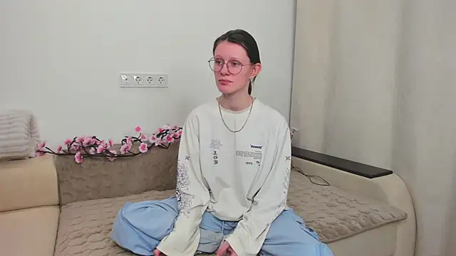 RoxyHerena online show from 12.22.25