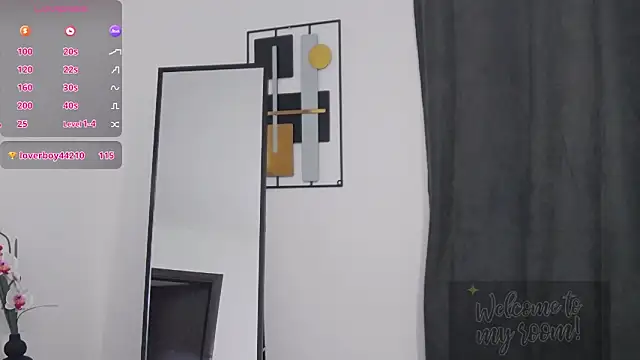 Snapshot of SoniaMoonnnn chatting on 01.15.26 SoniaMoonnnn online show from 01.15.26