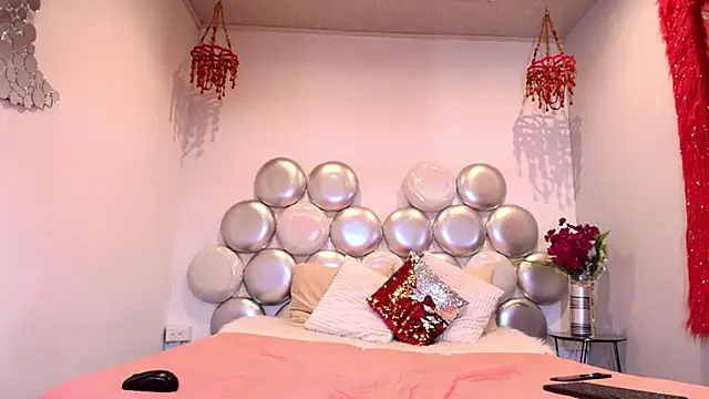 Snapshot of sammy_blaze chatting on 12.15.25 sammy blaze online show from 12.15.25