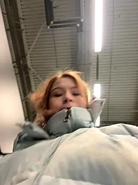  Little Ginger online show from 12.17.25