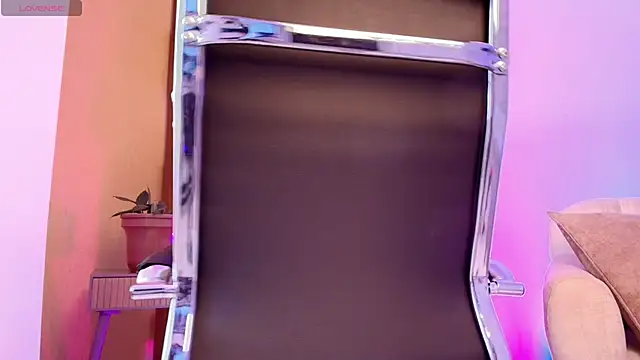 NaomiClay online show from 04.15.26