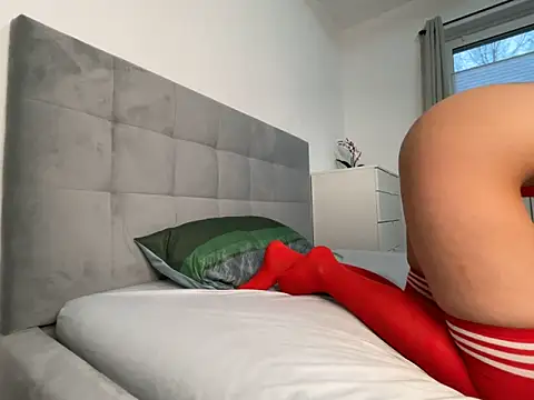 Carlycrush  online show from 04.17.26