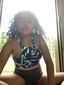 ladulcemary  online show from 04.15.26