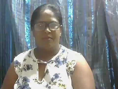 Snapshot of Exotic_indian95 chatting on 12.15.25 Exotic indian95 online show from 12.15.25