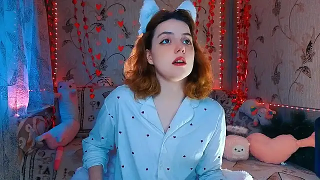 Ari Meow online show from 04.08.26