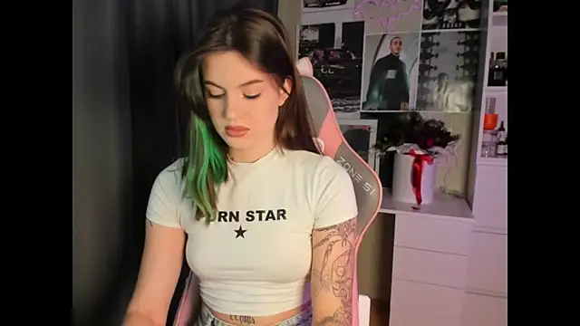 NikkieKitty online show from 01.12.26