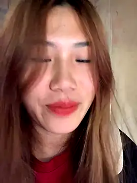 Snapshot of Fragrance-2222 chatting on 12.15.25 Fragrance-2222 online show from 12.15.25