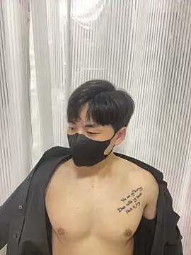 Snapshot of kimze7 chatting on 12.14.25 kimze7 online show from 12.14.25