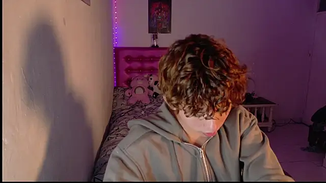 Snapshot of Dani_Dancer chatting on 12.23.25 Dani Dancer online show from 12.23.25