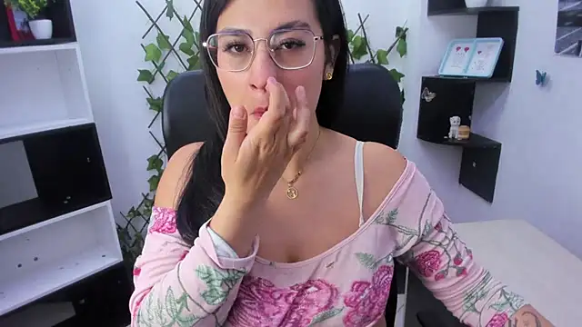 sophi hardd  online show from 04.01.26