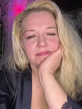 JenniferCarmen online show from 01.06.26