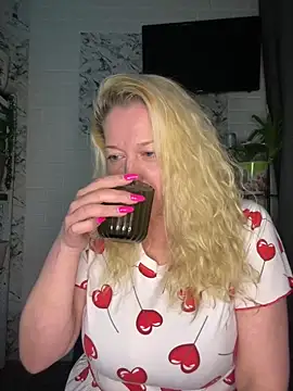 JenniferCarmen online show from 02.07.26