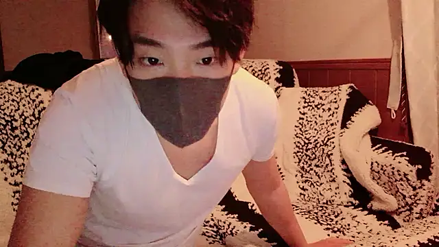Snapshot of -kou-- chatting on 04.15.26 -kou-- online show from 04.15.26