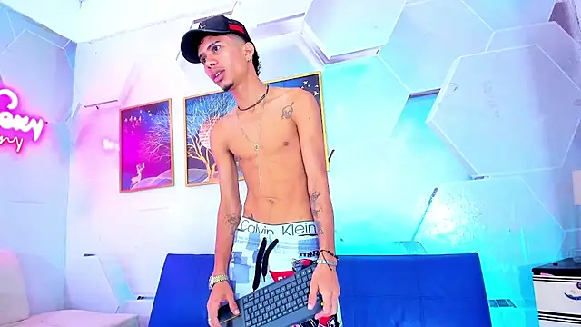 Alex jeins at online show from 01.15.26