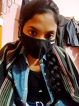 Snapshot of vivi_sexe chatting on 12.16.25 vivi sexe online show from 12.16.25