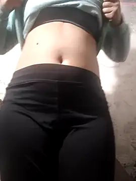 Snapshot of SubmissiveKaur chatting on 12.15.25 SubmissiveKaur online show from 12.15.25